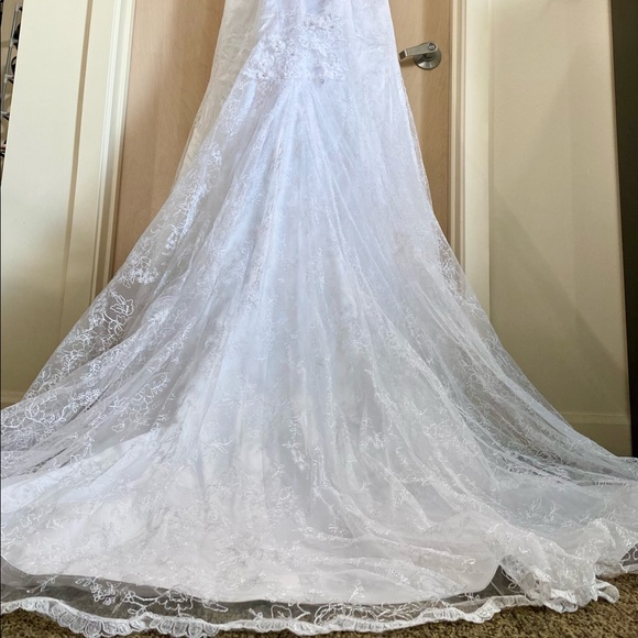Never worn Bridal gown (bought for $1600!!!) - Picture 6 of 9